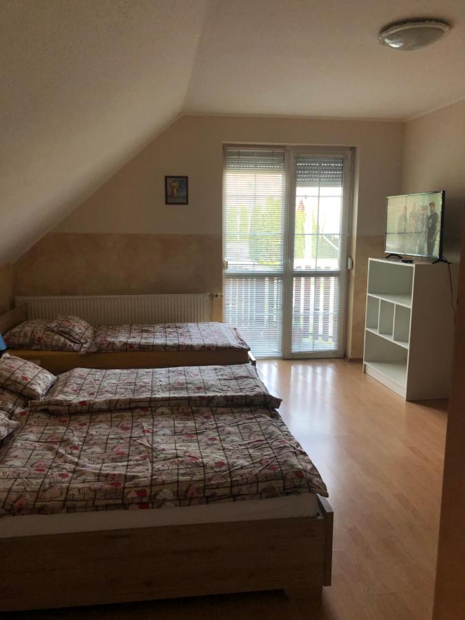 Imre Apartman Hajduszoboszlo Exterior photo