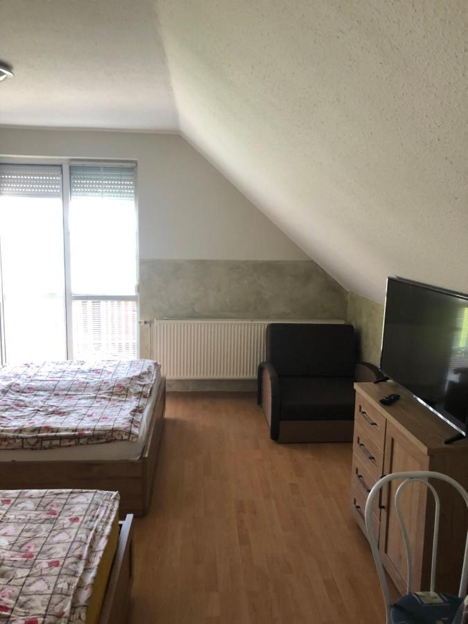 Imre Apartman Hajduszoboszlo Exterior photo