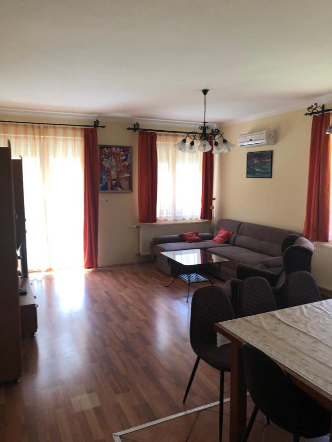 Imre Apartman Hajduszoboszlo Exterior photo