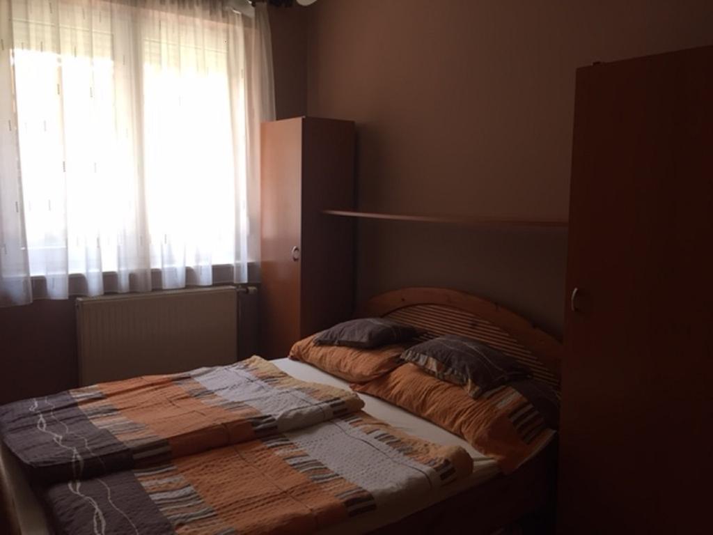 Imre Apartman Hajduszoboszlo Exterior photo
